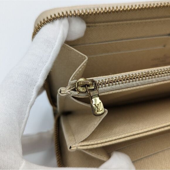 Louis Vuitton Damier Azur Zippy Wallet - Picture 8 of 15